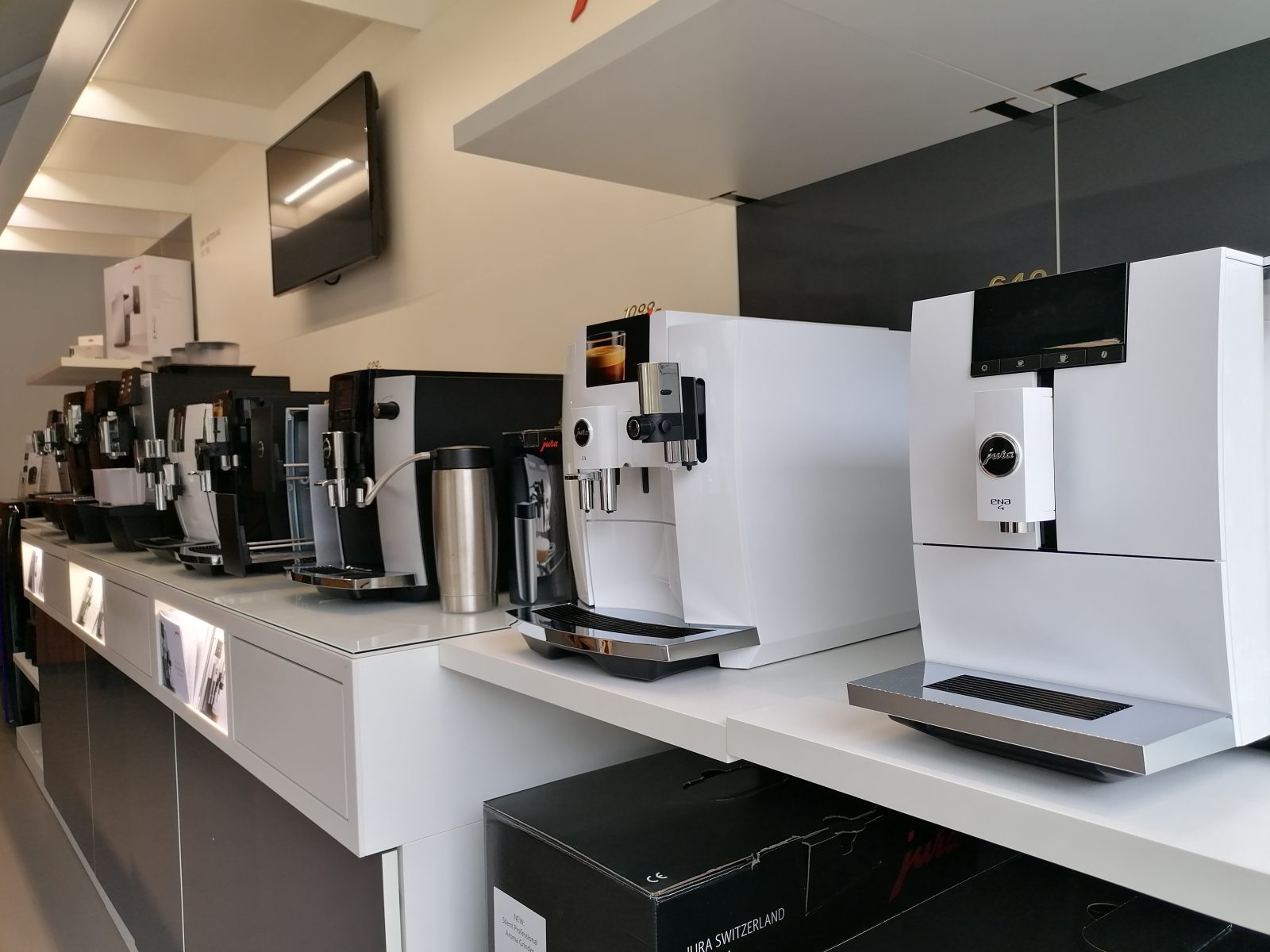 Auswahl verschiedener JURA-Kaffeevollautomaten